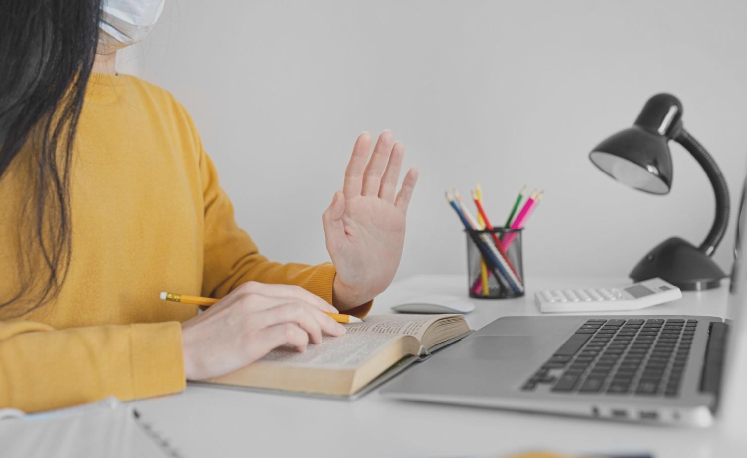 Session de formation en finance avec tableaux et graphiques